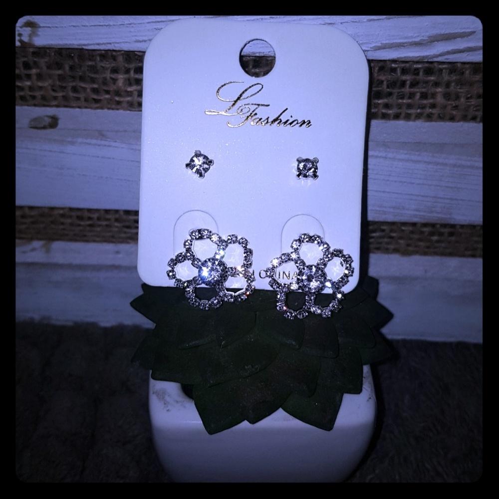 2 x $18 Rhinestones Earrings Set of 2 pair